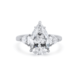 Classic pear solitaire ring